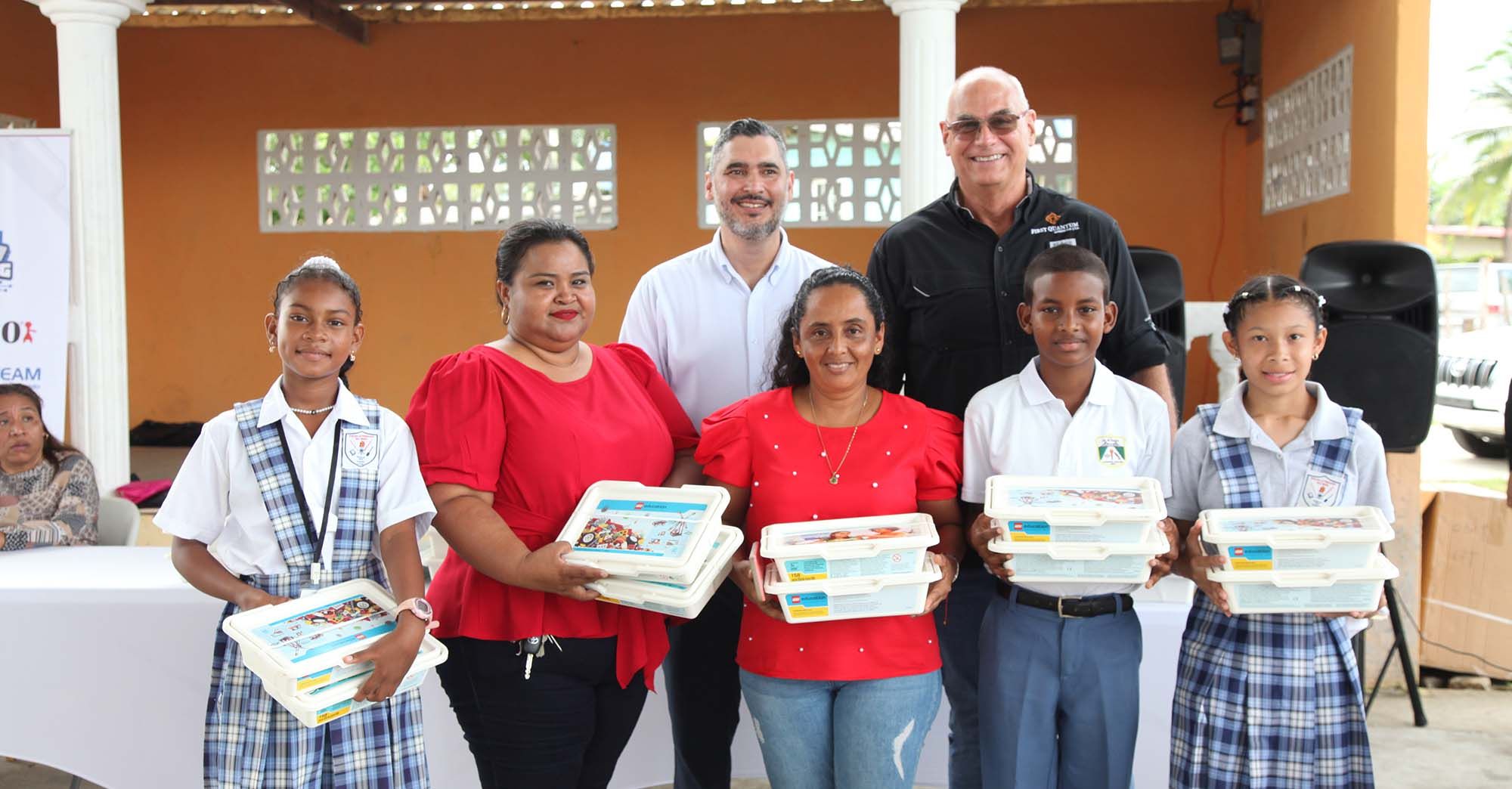 Cobre Panamá presenta su Programa “Robótica para la Movilidad Social”-1