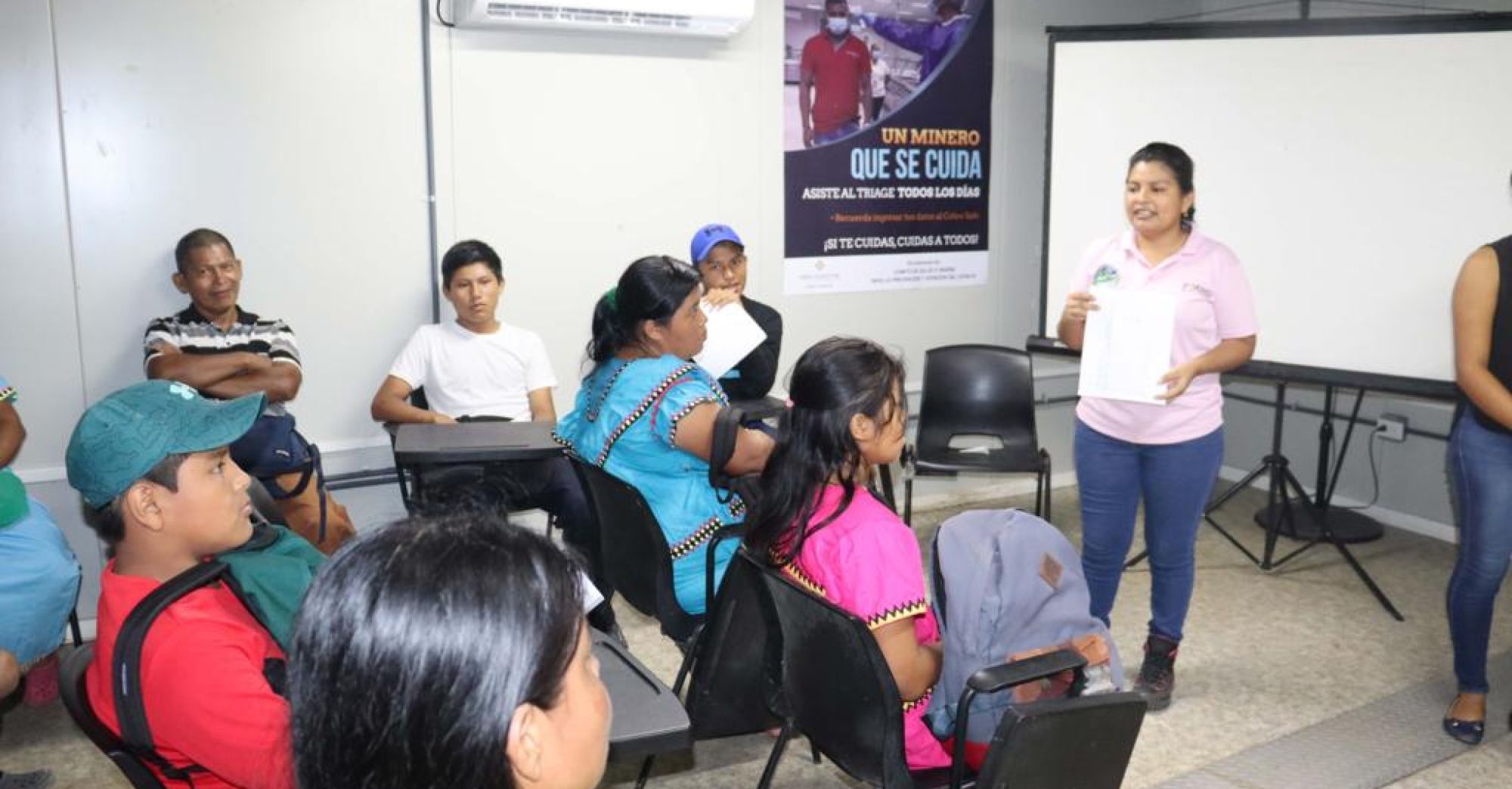 Cobre Panamá sigue beneficiando a estudiantes de las comunidades a través de becas